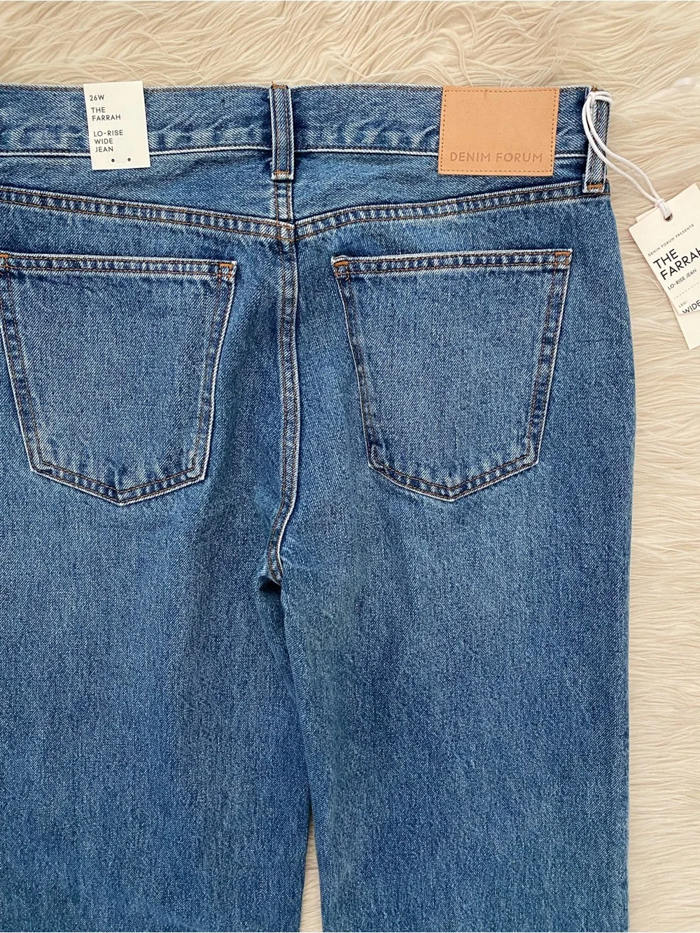 Aritzia Denim Forum The Farrah Lo-Rise Wide Jean 5 Yrs Kiss N Tell Bleu 26